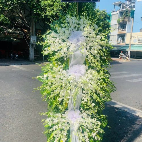 Lẵng Hoa Chia Buồn 3 Tầng